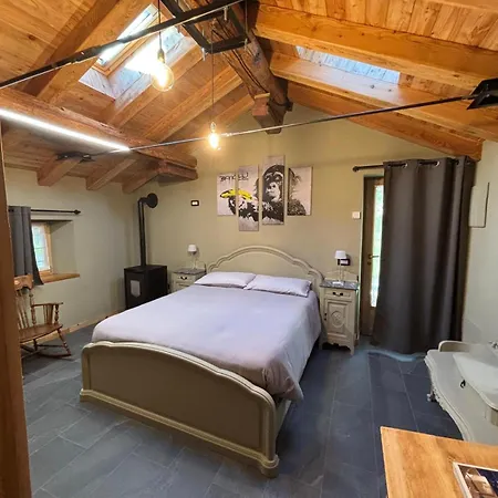 Riverside Pierre בית הארחה 3*